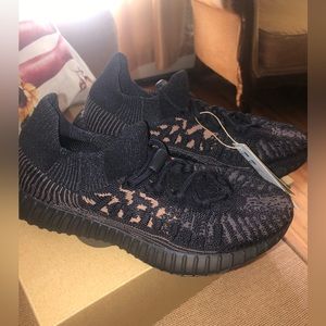 Yeezy 350 slate carbon